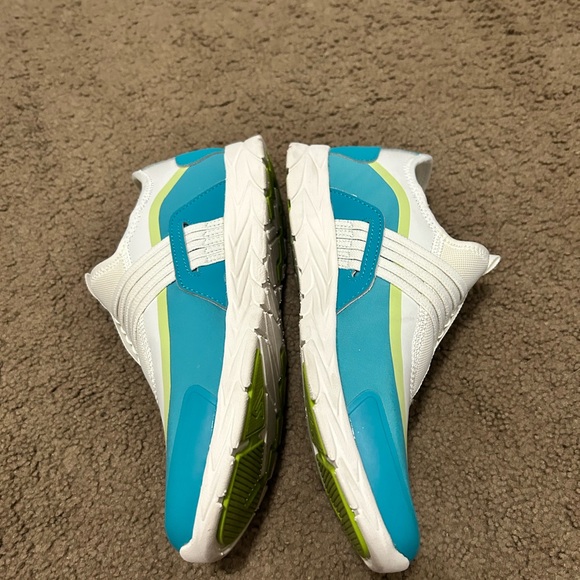 Vionic women’s slip on sneaker shoes size‎ 8 - Picture 3 of 7